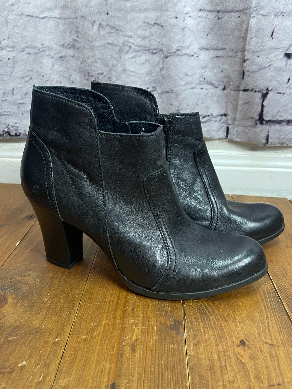 Born Claire black leather booties size 7M